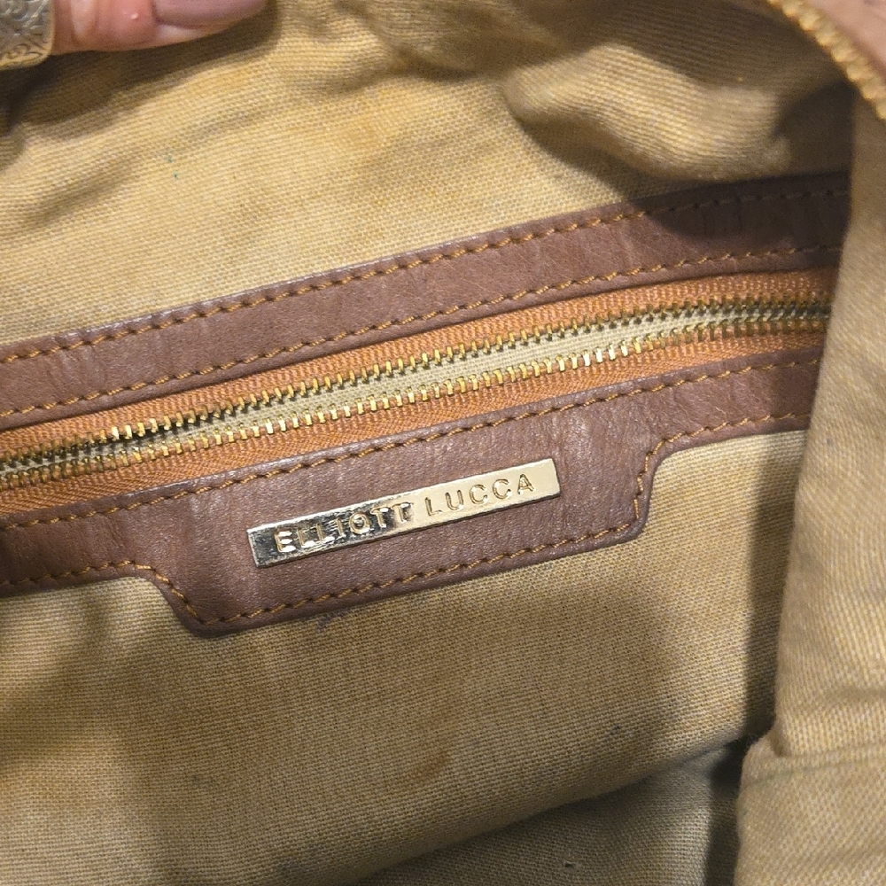Elegant Tan Woven Leather Hobo Bag - Picture 5 of 11